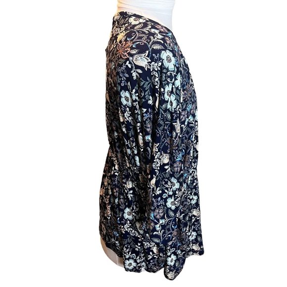 Chicwe Size 1X Open Front V Neck Blouse Blue Floral Stretchy Asymetrical Hem NWT - Picture 5 of 10